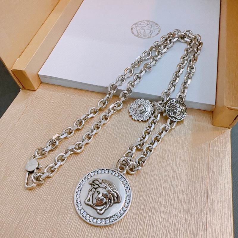 Versace necklace lyx259